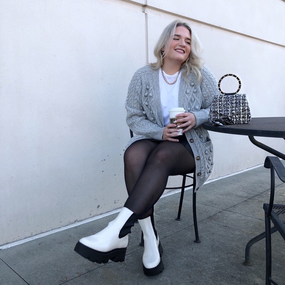 Meet your Posher, Karie Grace - Picture 5 of 6